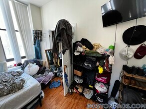 81 Essex St, Unit 26 in Boston, MA - Foto de edificio - Building Photo