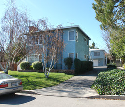 5029 Cartwright Ave in North Hollywood, CA - Building Photo - Building Photo