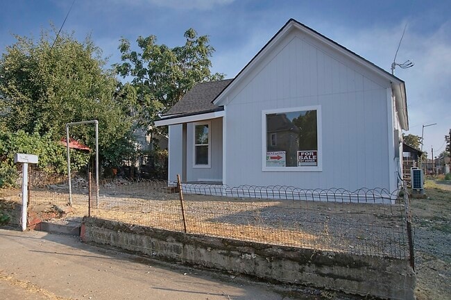 407 W Pine St in Walla Walla, WA - Foto de edificio - Building Photo