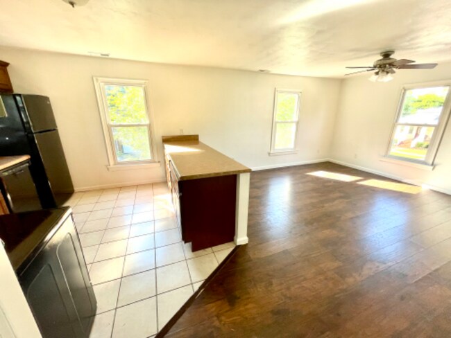 231 W Balview Ave, Unit B in Norfolk, VA - Building Photo - Building Photo