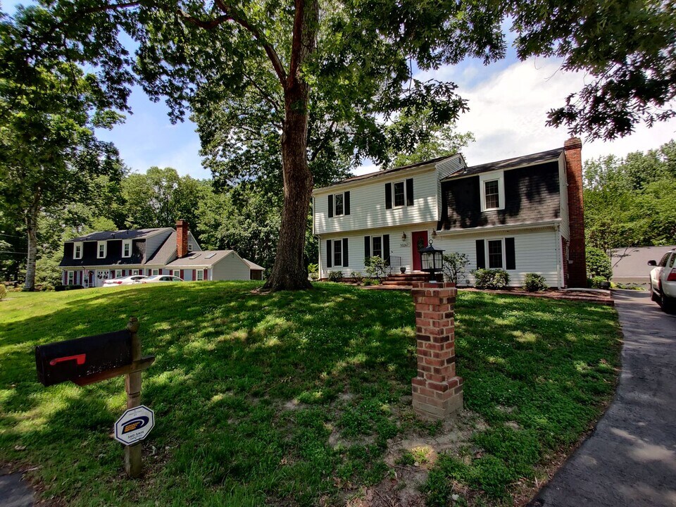 10267 Finlandia Ln in Mechanicsville, VA - Building Photo