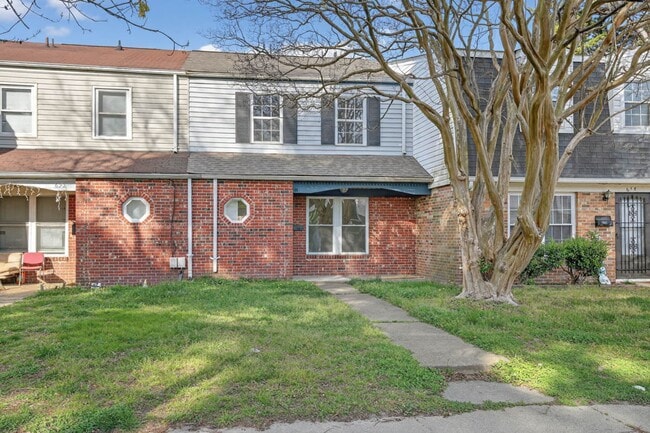 property at 620 Red Horse Ln