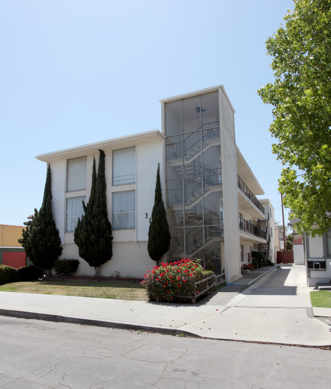 315 Gladys Ave in Long Beach, CA - Building Photo - Building Photo