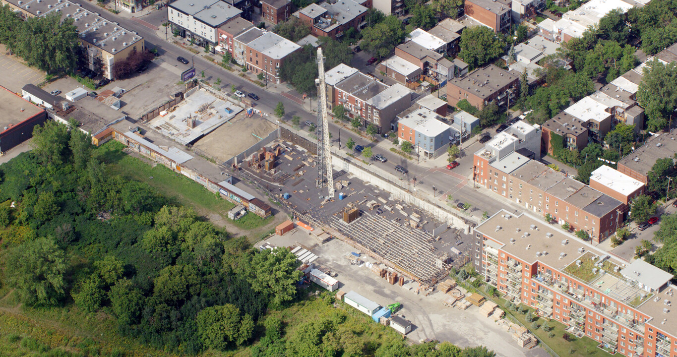 Mellem in Montréal, QC - Building Photo