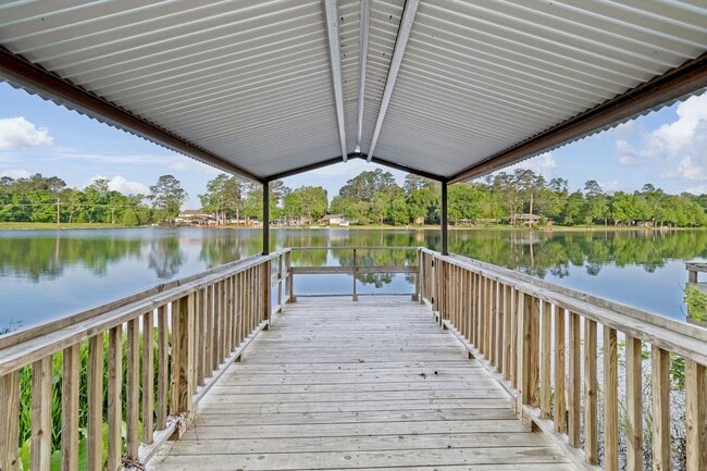 property at 403 E Lake Dr