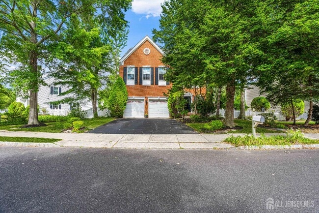 46 Marion Dr
