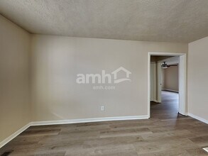 403 Wooded Valley Ct in La Vergne, TN - Building Photo - Building Photo