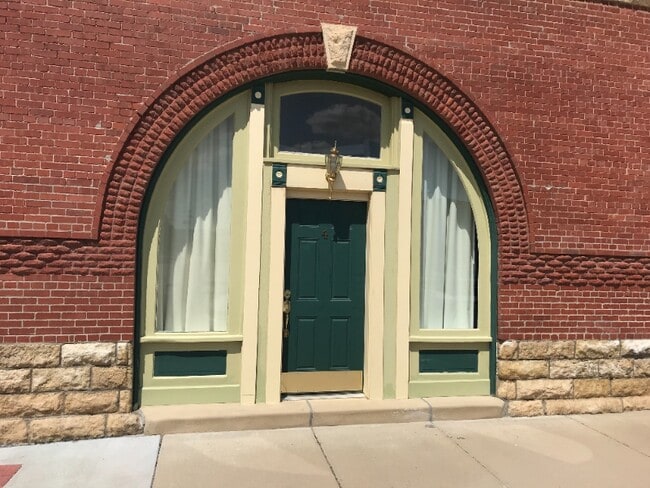 property at 110 W Monroe St