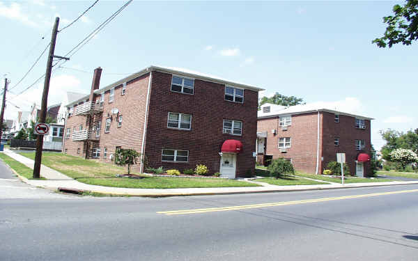 753 Schuyler Ave in Kearny, NJ - Foto de edificio