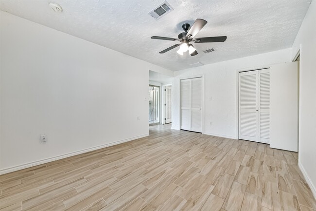 807 Stadium Cir