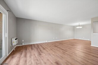 807 Eves Dr in Hillsborough Township, NJ - Building Photo - Building Photo