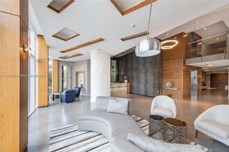 600 NE 27th St, Unit 2605 in Miami, FL - Building Photo - Building Photo