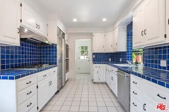 11555 Duque Dr in Los Angeles, CA - Foto de edificio - Building Photo