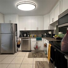 5860 NW 64th Ave in Tamarac, FL - Building Photo - Building Photo