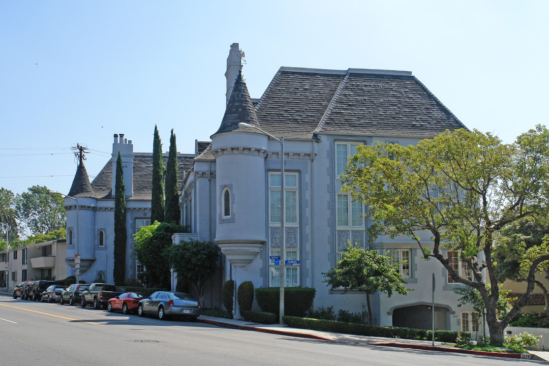 8320 Fountain Ave in West Hollywood, CA - Building Photo