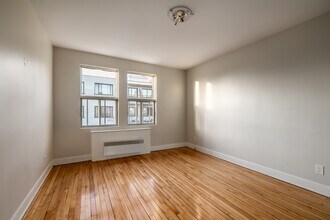 5051 Clanranald in Montréal, QC - Building Photo - Interior Photo