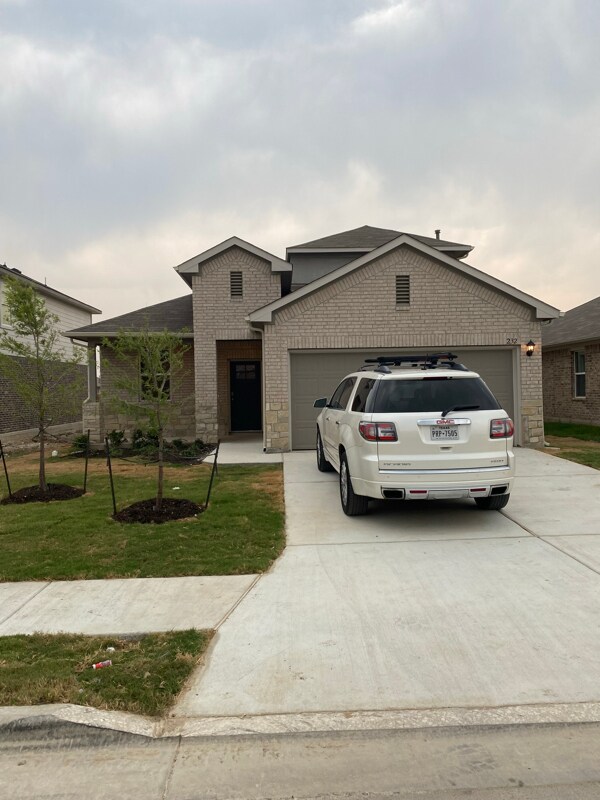 232 Solitude Dr in San Marcos, TX - Building Photo - Building Photo