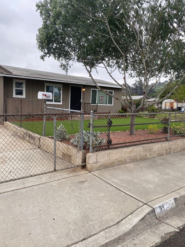 property at 1073 S Lincoln Ave