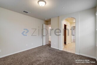 350 Ashwick Loop in Sacramento, CA - Building Photo - Building Photo