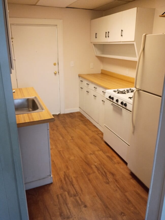 118 N Riverview Dr, Unit Apt 3, Unit Apt 3