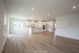 581 Roosevelt St in Fortville, IN - Foto de edificio - Building Photo