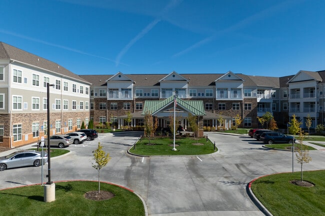 The Lumiere of Chesterfield in Chesterfield, MO - Building Photo - Building Photo