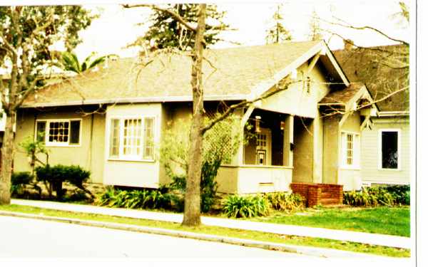 201 Cowper St in Palo Alto, CA - Foto de edificio - Building Photo