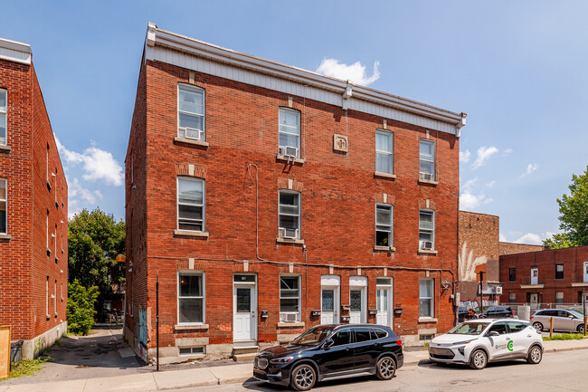 925 Sainte-Marguerite Rue in Montréal, QC - Building Photo - Building Photo