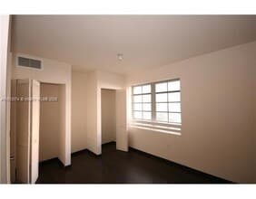 435 21st St, Unit 215 in Miami Beach, FL - Building Photo - Building Photo