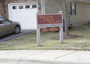 99 Kirby Rd in Asheville, NC - Foto de edificio - Building Photo