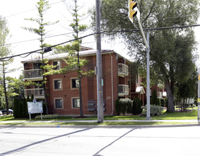 Cedar Grove in Barrie, ON - Building Photo - Building Photo