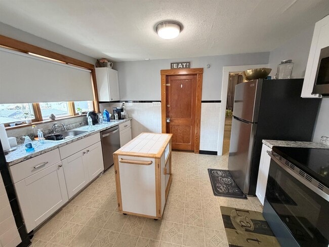 130 Bonner Ave, Unit 1 in Medford, MA - Building Photo - Building Photo