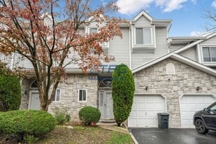 26 Catherine Ct in Old Bridge, NJ - Building Photo