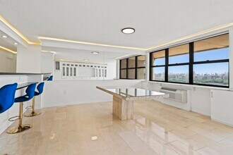 7004 JFK Blvd E in Guttenberg, NJ - Building Photo - Building Photo