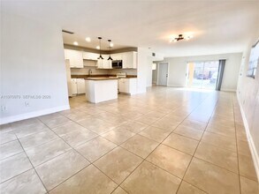 13725 SW 84th St in Miami, FL - Building Photo - Building Photo