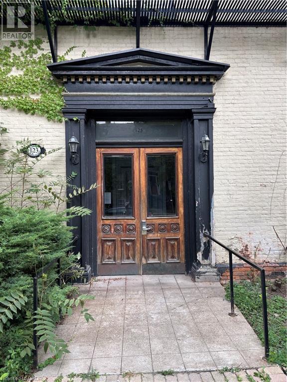 123 MacNab St S in Hamilton, ON - Building Photo - Building Photo