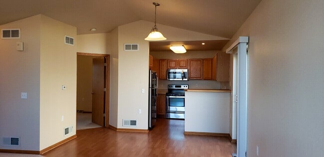 2019 Barber Dr in Stoughton, WI - Building Photo - Building Photo