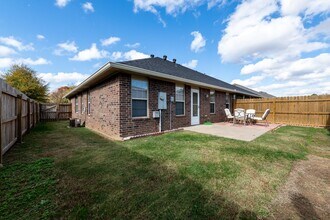 1582 Willowbrook Dr in Fayetteville, AR - Building Photo - Building Photo