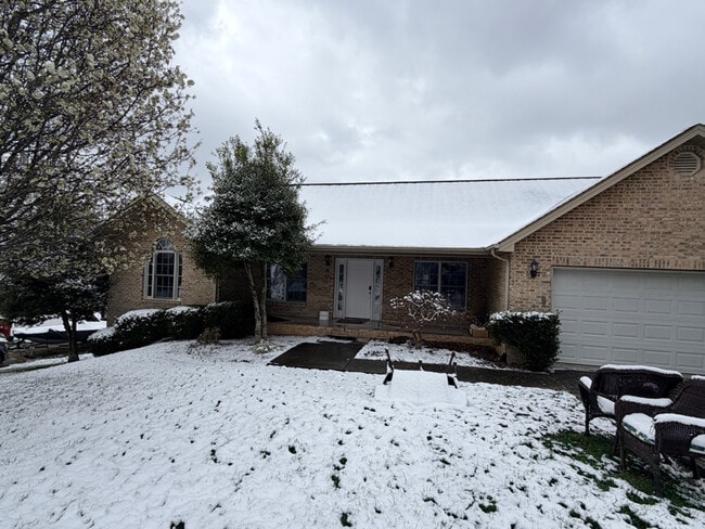 104 Laurel Canyon in Johnson City, TN - Foto de edificio - Building Photo