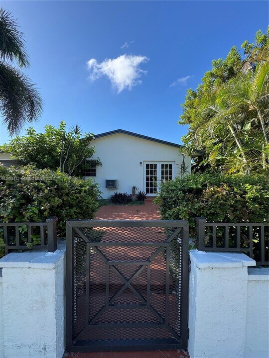 2232 N 19th Ave in Hollywood, FL - Building Photo