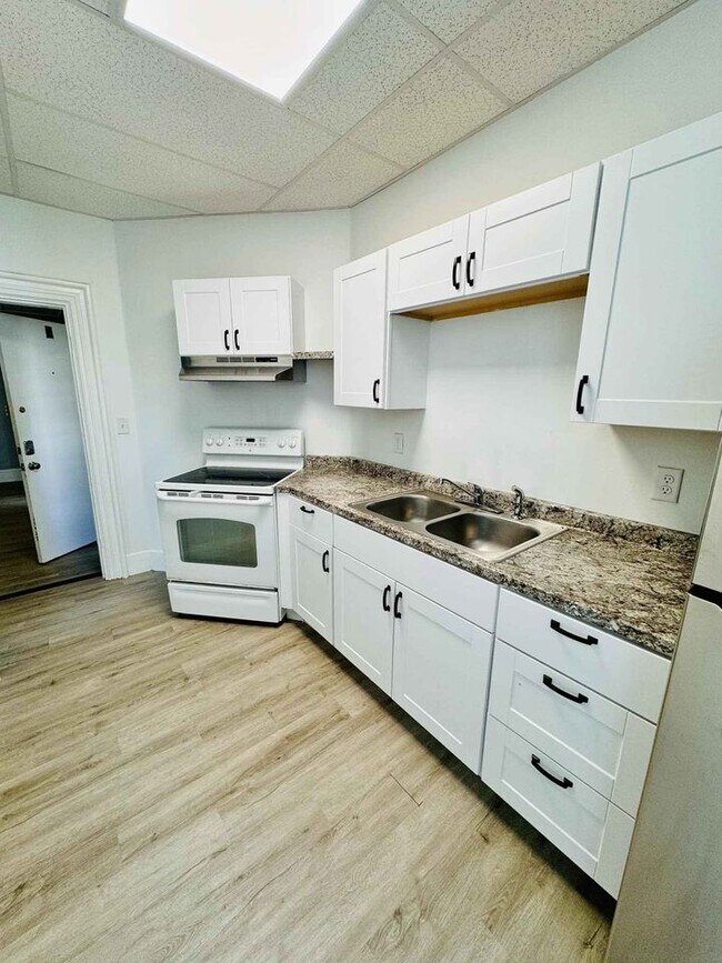 14 Willow St, Unit 1