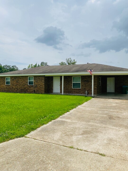 42324 Rebekah St in Hammond, LA - Building Photo