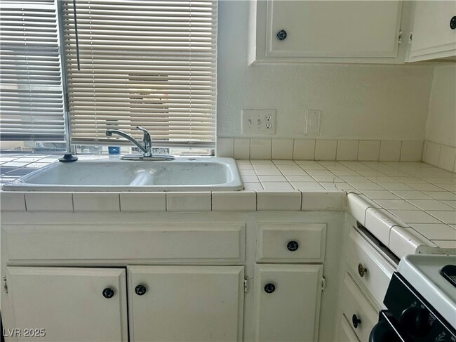 property at 3146 Blackford Ct