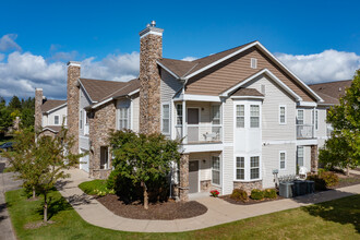 Stone Falls of Ada in Ada, MI - Foto de edificio - Building Photo