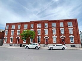 301 Barrie St in Kingston, ON - Building Photo