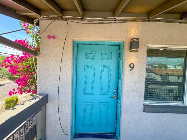 1110 E Highland Ave in Phoenix, AZ - Building Photo - Building Photo