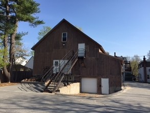 76 Elm St in Milford, NH - Foto de edificio - Building Photo