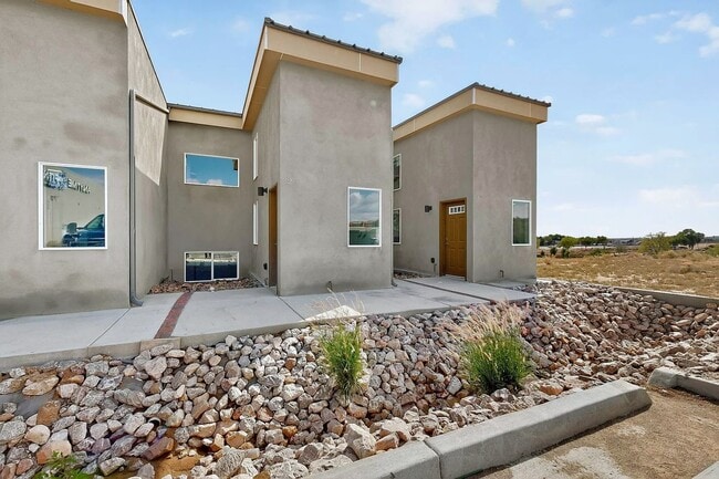 9368 Valley View Dr NW in Albuquerque, NM - Building Photo - Building Photo