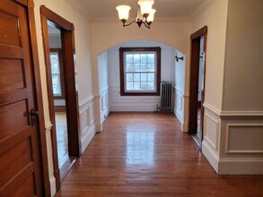 2060 Elm St in Manchester, NH - Building Photo - Building Photo