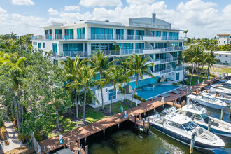 The Club at Hendricks Isle in Fort Lauderdale, FL - Building Photo - Building Photo